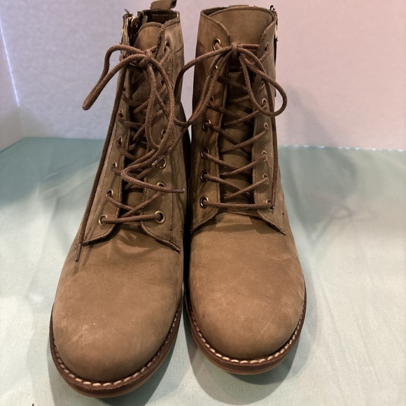 ALDO Sandstone Tan Suede Almond Toe Ankle Heel Booties Womens 8.5 NWOB Lace/Zip - Picture 4 of 12